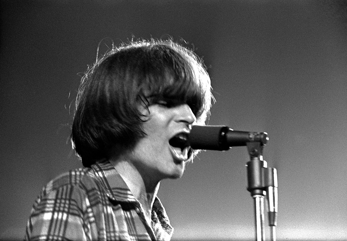 Creedence Clearwater Revival S John Fogerty Reunited With Long Lost Woodstock Guitar