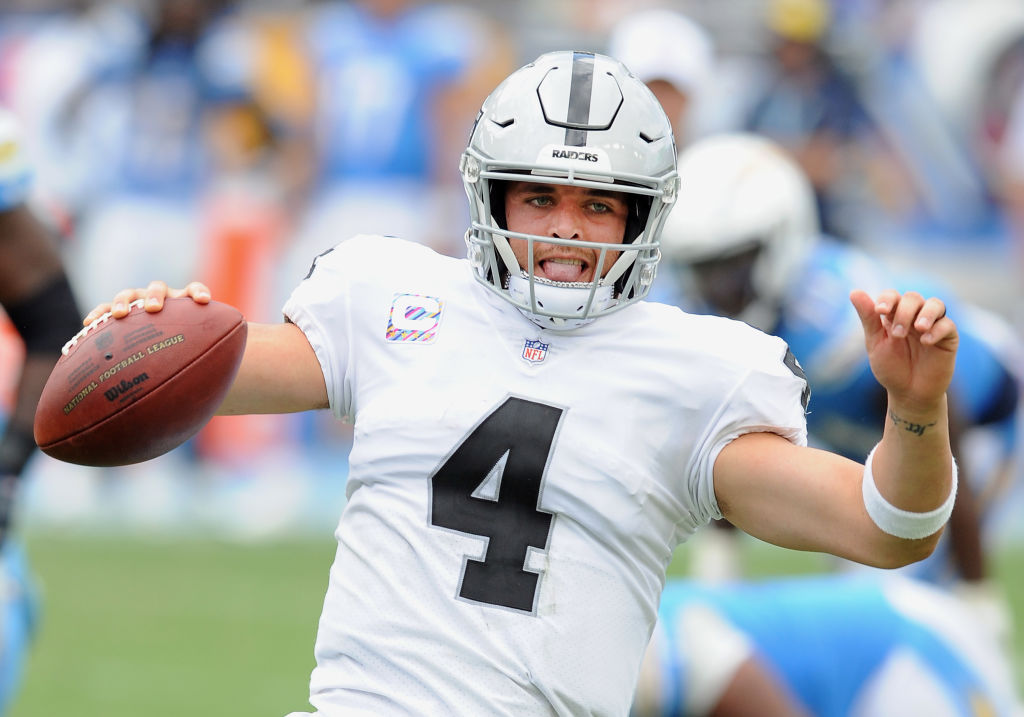 Report: Raiders Players Lost Confidence in Derek Carr After He Cried on